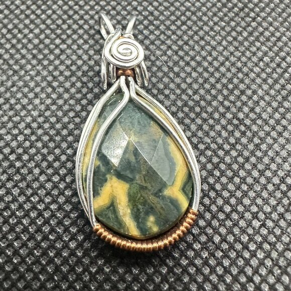 Green/Yellow Jasper Silver and Copper Wrapped Wire Pendant - Picture 3 of 12
